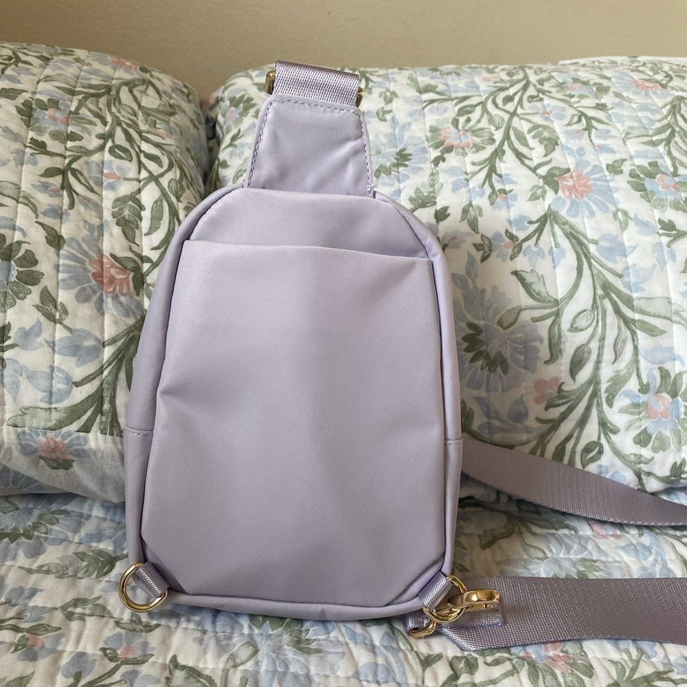 Lululemon Small 2L Sling Bag💙💜 - Picture 2 of 13